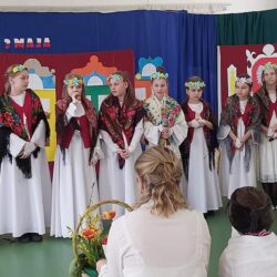 Dziewczęta z klasy czwartej.