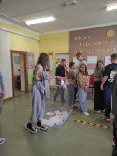 Uczennica zagłosowała
